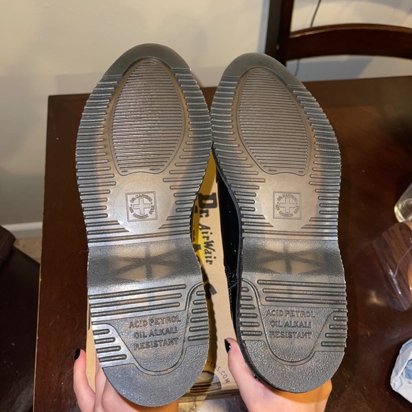 NEVER WORN NEW Doc Martens - Picture 4 of 7